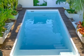 Piscine hero banner HDR — Oorelax