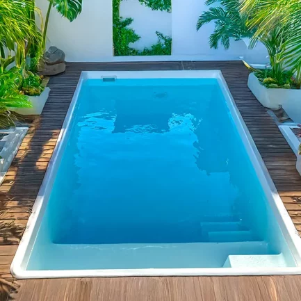 Piscine hero banner HDR — Oorelax
